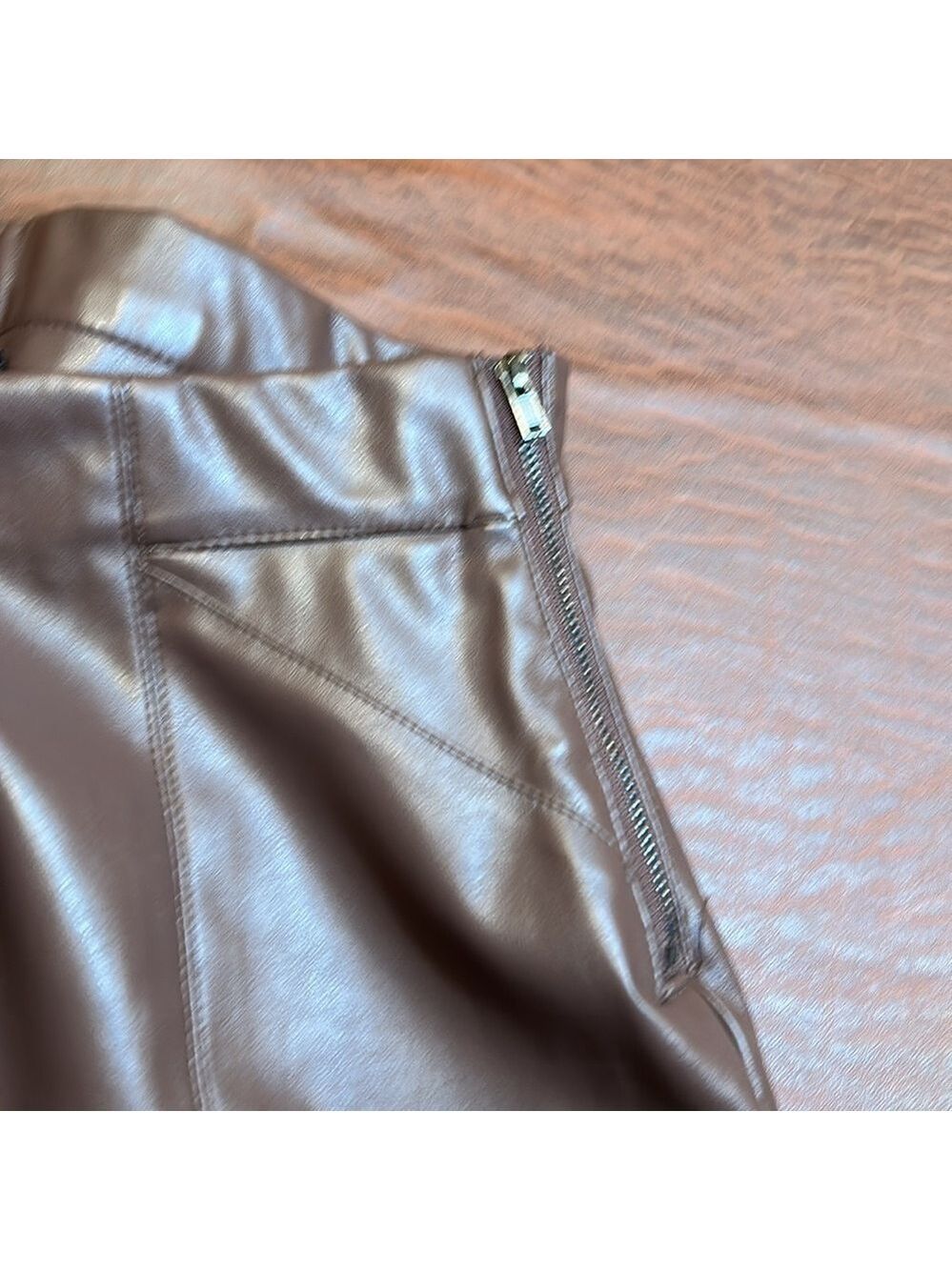 SOHO APPAREL Chocolate Brown Faux Leather Leggings Size M - Picture 4 of 6